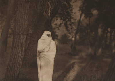 Edward Curtis, Waiting in the Forest Cheyenne, 1909